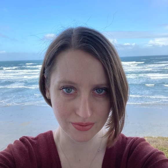 Meet your Posher, Elle - Picture 1 of 1